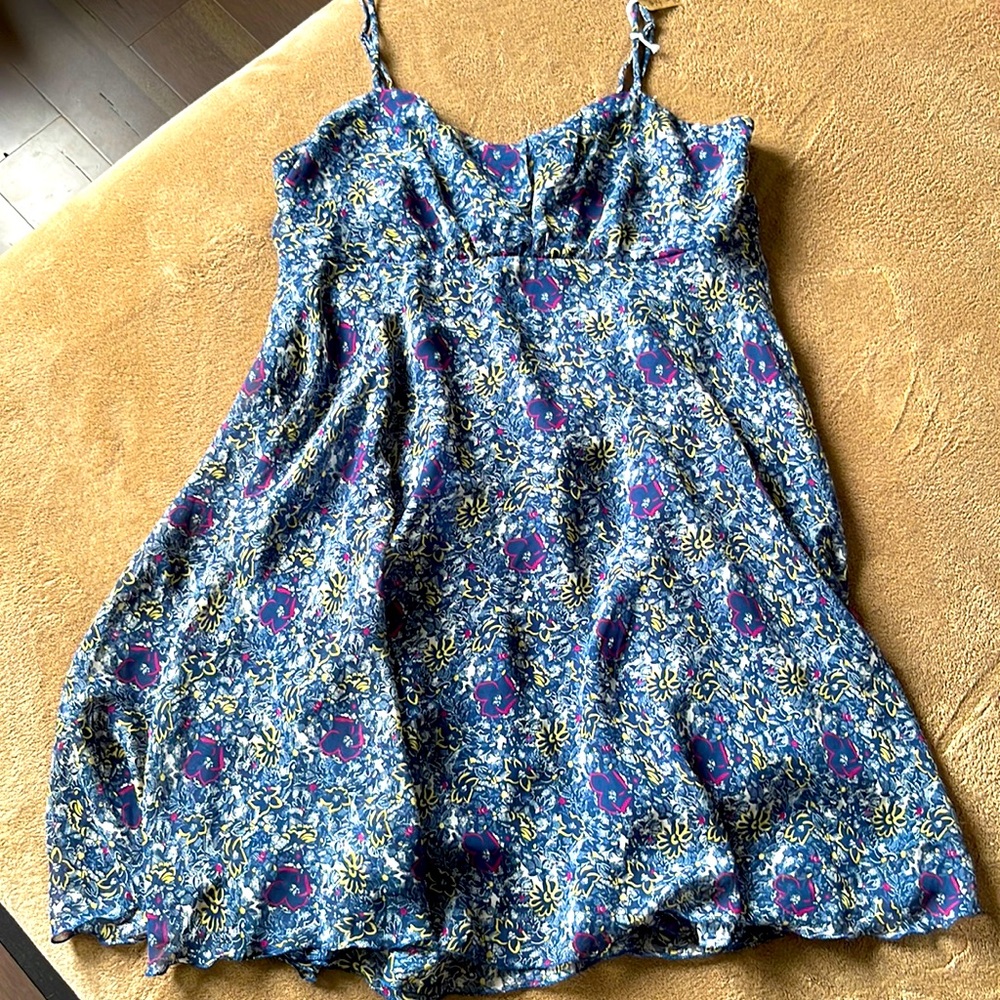 Pins and needle floral printed flowy dress in size 10